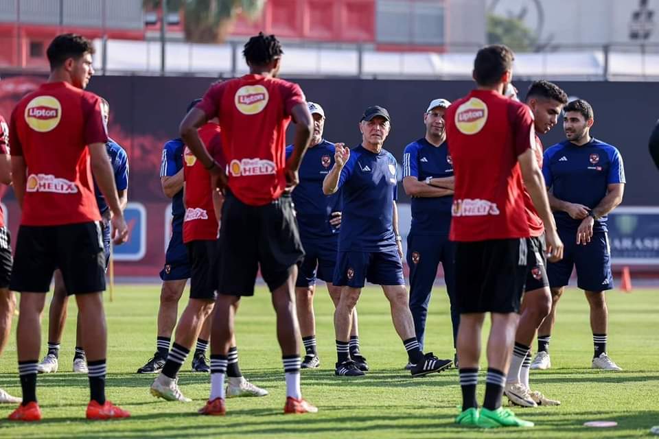 أحداث متلاحقة داخل الأهلى ..إلغاء المران اليوم واجتماع مع الجهاز الفنى