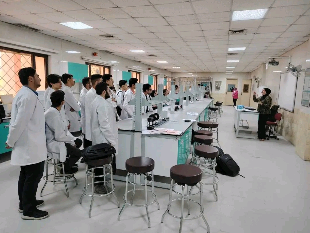 كلية طب المستنصرية تقيم محاضرة عن أخلاقيات المهنة الطبية - الذوق والاتكيت في التعامل مع المرضى