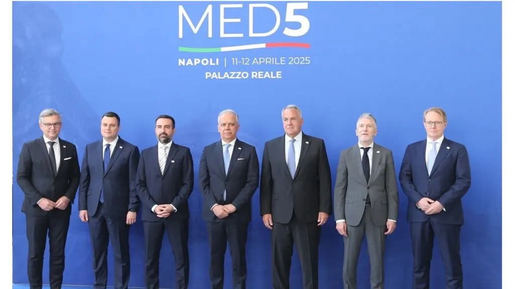 إتفاقية معززة بين إيطاليا والجزائر وليبيا وتونس بشأن العودة الطوعية المدعومة للمهاجرين 