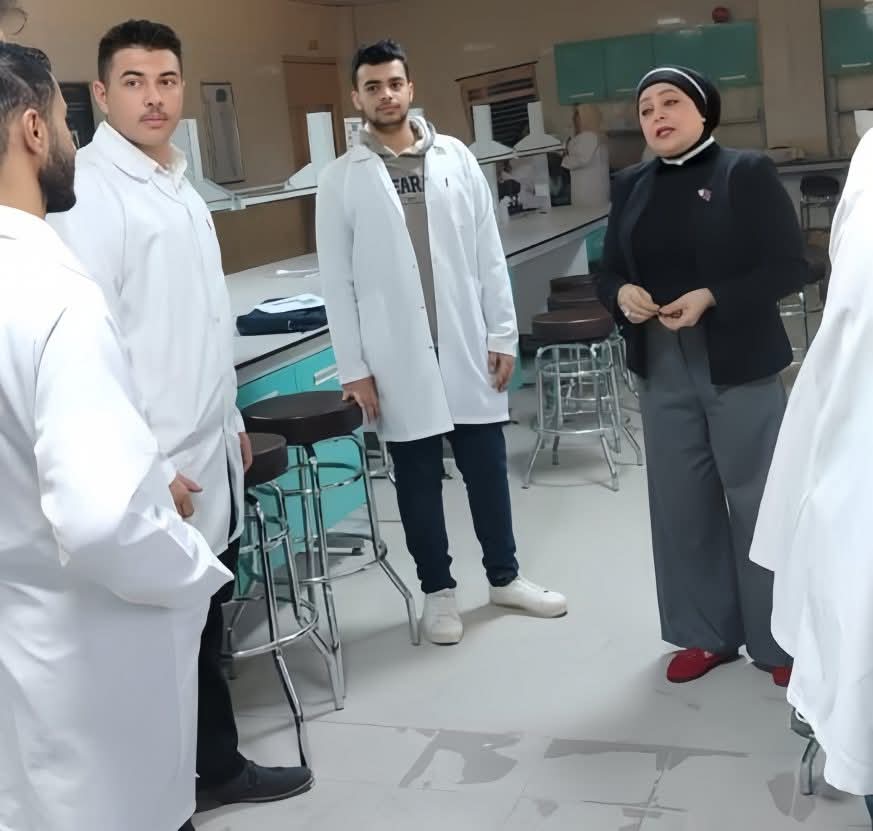 وحدة الارشاد النفسي والتوجيه التربوي في كلية طب المستنصرية تلتقي بطلبة الكلية لتحفيزهم قبل الإمتحانات النهائية