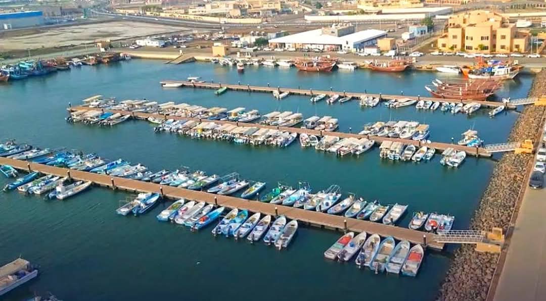 بيئة القنفذة تنجح في تنفيذ تجربة فرضية لتسرب وقود بالمرفأ لرفع جاهزية الاستجابة للطوارئ البيئية