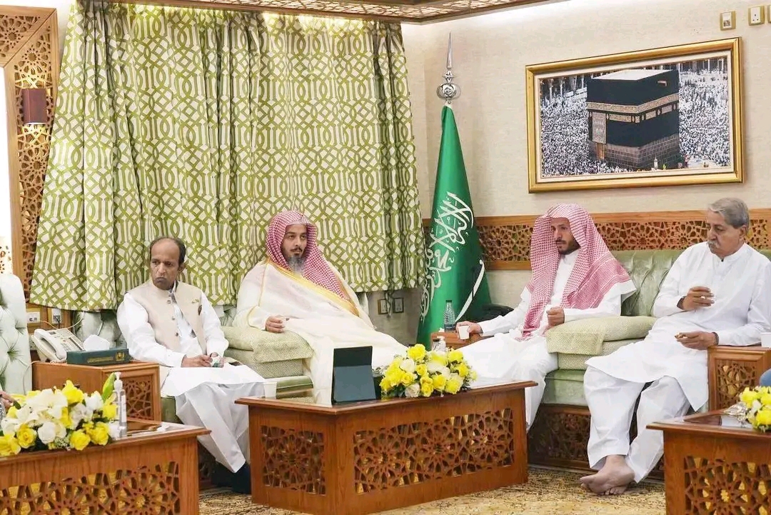برعاية السديس وحضور بن حميد.. لقاء إثرائي احتفاءً برئيس البرلمان الباكستاني
