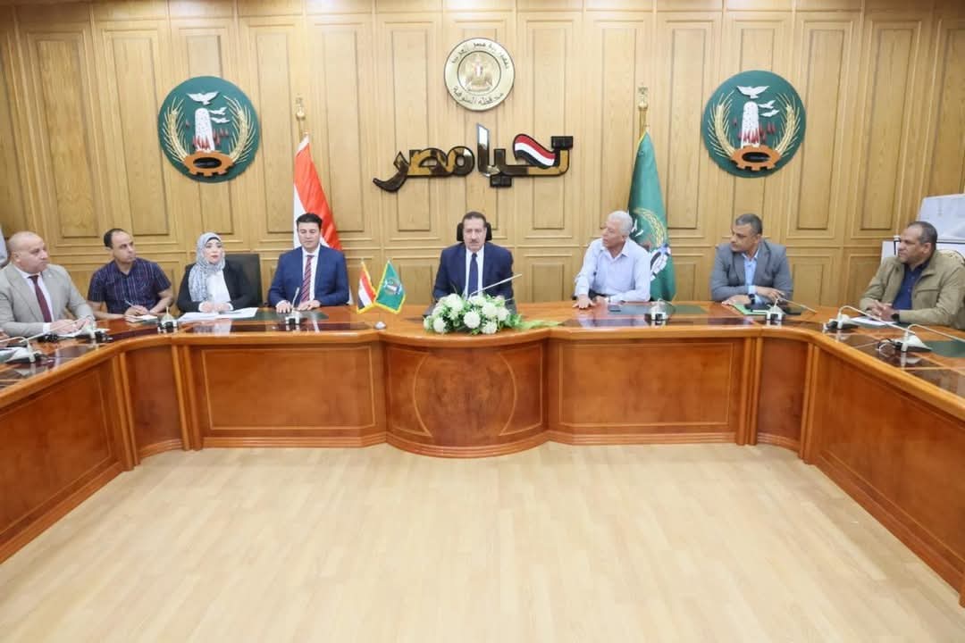 محافظ المنوفية يلتقي مستشار رئيس الوزراء للمشروعات القومية لمتابعة مشروعات "حياة كريمة"