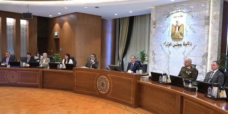 مجلس الوزراء زيادة الحافز الاضافى للموظفين 700جنية شهريا اعتبارا من أول يوليو