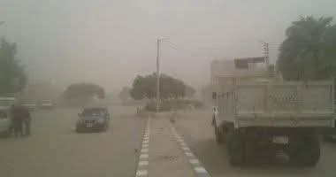 عاصفة رميلة إقتحمت الحدود المصرية من جهة الصحراء الغرية