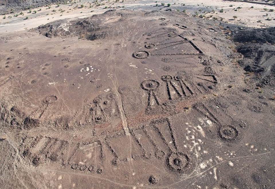 مدافن القلادة في خيبر: اكتشافات إشعاعية تغيّر خريطة الموت والعبور في الجزيرة العربية