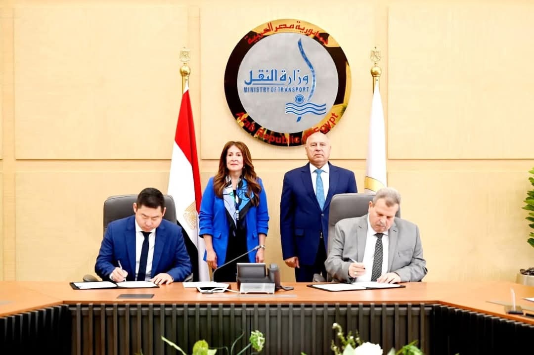 توقيع ثلاثة عقود بين الهيئة القومية لسكك حديد مصر وشركة برجروس ريل الأمريكية (PRL)