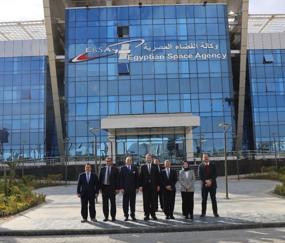 محافظ دمياط يزور وكالة الفضاء المصرية