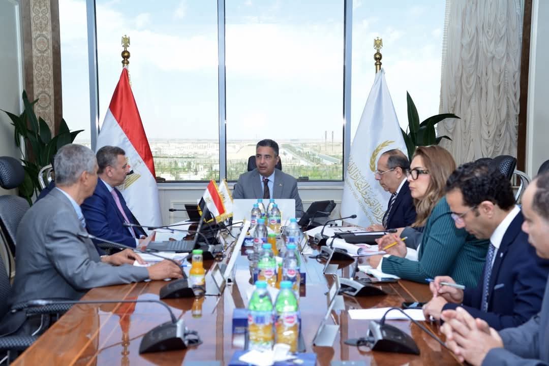 وزير التموين يجتمع مع رئيس شركة مصر للزيوت والصابون