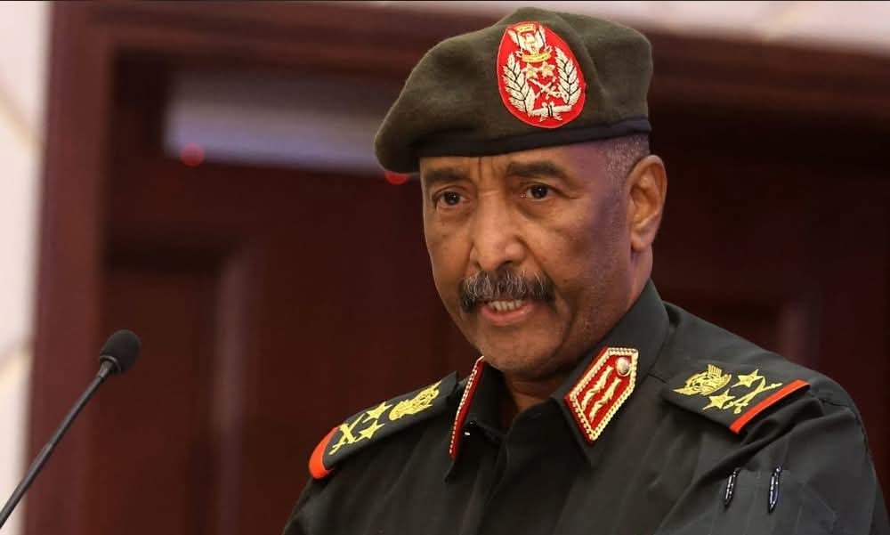 رئيس المخابرات العامة يلتقي رئيس مجلس السيادة الانتقالي في السودان