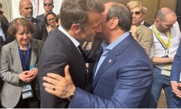 الرئيس السيسى يودّع ماكرون من العريش بعد ختام زيارته الرسمية لمصر