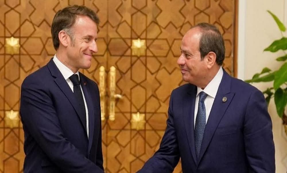 عاجل.. الرئيس السيسي ونظيره الفرنسي يصلان مستشفى العريش