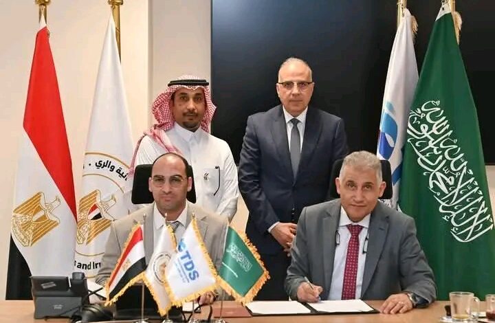 وزير الري يلتقي ممثلي "شركة حلول التقنية والتطوير السعودية"