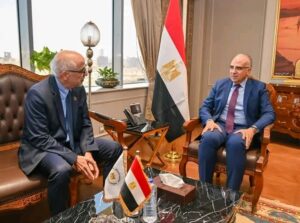 وزير الري يبحث مع مدير معهد البحر الأبيض المتوسط للمياه تعزيز التعاون البحثى في مجال المياه 
