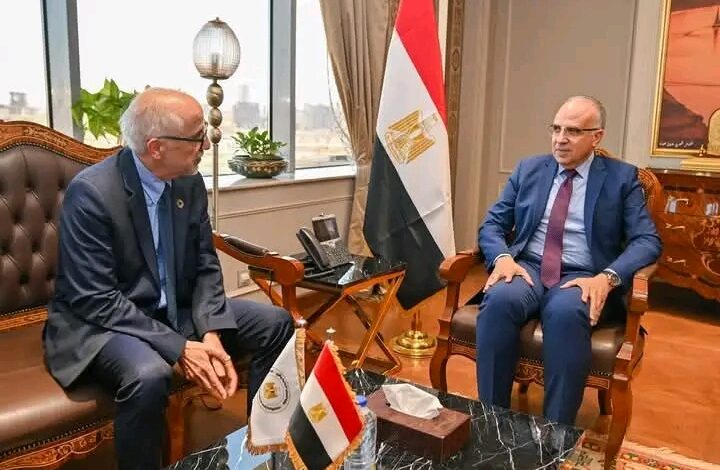 وزير الري يبحث مع مدير معهد البحر الأبيض المتوسط للمياه تعزيز التعاون البحثى في مجال المياه