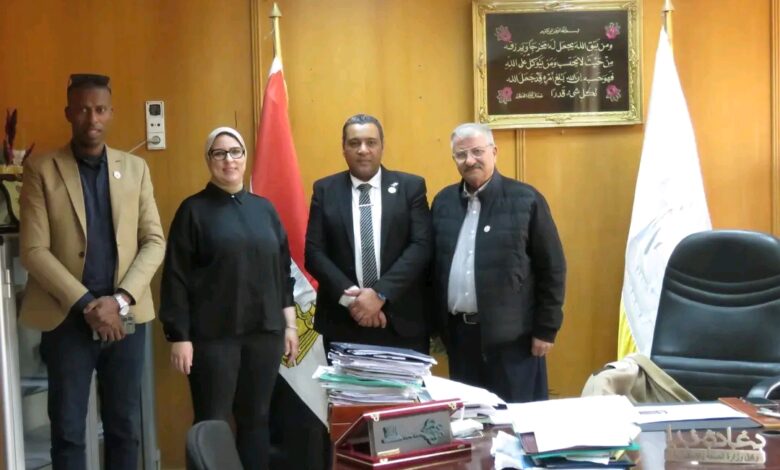 وفد من مؤسسة أيمن درويش للتنمية يزور مديرية الصحة بالإسكندرية للتعاون المشترك وبحث مشاكل المواطنين
