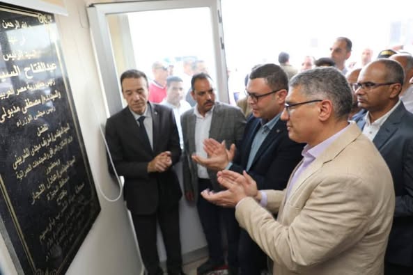 وزير الإسكان ومحافظ