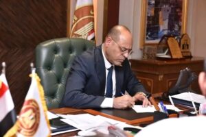وزير العمل يوجه بسرعة صرف تعويضات عاجلة للعمال الثلاثة ضحايا حادث سقوط جملون مصنع بالمنوفية