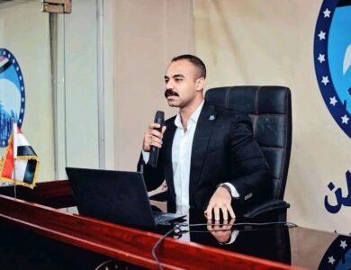 عمرو العماد يُحاضر داخل حزب مستقبل وطن في محاضرة عن الجريمة الإلكترونية