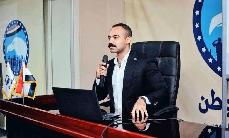 عمرو العماد يُحاضر داخل حزب مستقبل وطن في محاضرة عن الجريمة الإلكترونية