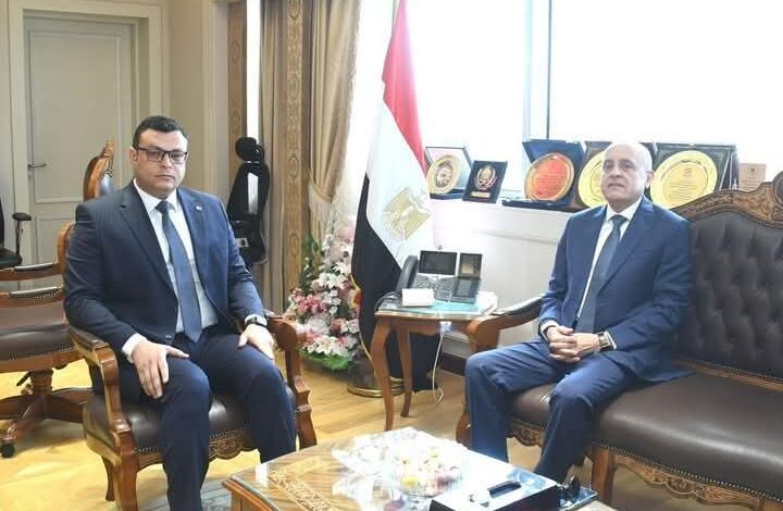 وزير الإسكان يستقبل محافظ الأقصر لمتابعة مشروعات مبادرة "حياة كريمة