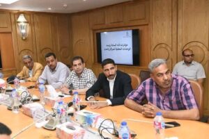 محافظ قنا يعقد اجتماعًا موسعًا لمتابعة آليات العمل وتحديد أولويات المرحلة المقبلة
