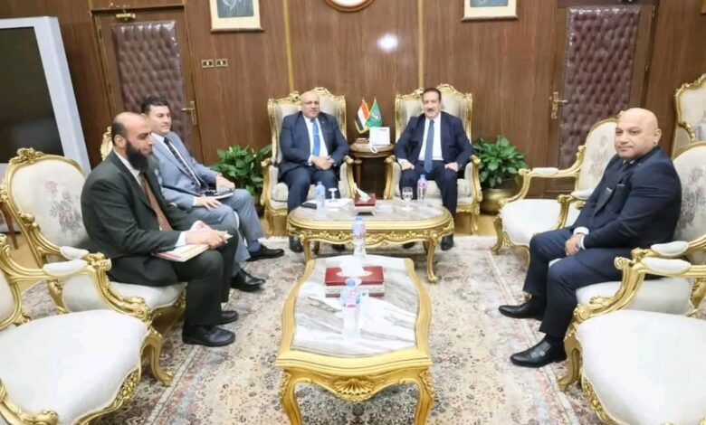 محافظ المنوفية يستقبل وفد "الاستثمار" لبحث فرص توطين الصناعة وجذب رؤوس الأموال بالمحافظة