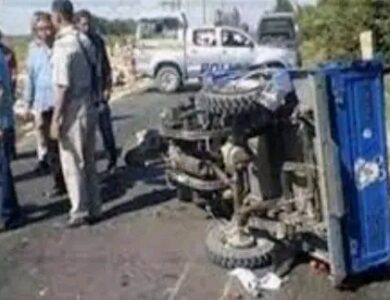 إصابة 13 عاملًا في حادث انقلاب "تروسيكل" بالفيوم.