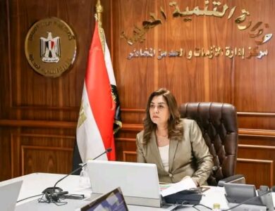 وزيرة التنمية المحلية توجه سكرتارية عموم المحافظات احنا مش بتوع مكاتب