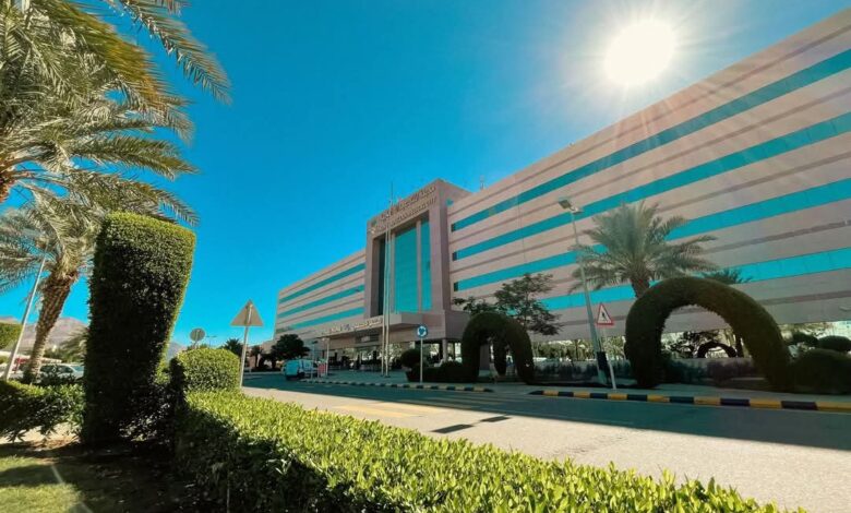 عملية دقيقة تنهي معاناة أربعيني من جلطات رئوية دامت 20 عامًا في أول تدخل من نوعه بمدينة الملك عبدالله الطبية