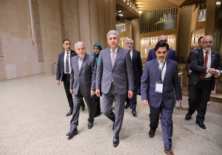 وزير السياحة والآثار يقيم مأدبة عشاء على شرف المشاركين في الاجتماع الوزاري الرابع لوزراء السياحة بالمتحف المصري 