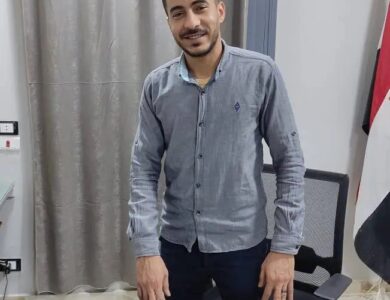 مصطفى زين ابوماضي يحذر من النصب الالكتروني