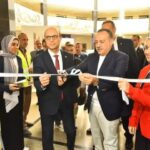 محافظ أسيوط ورئيس الجامعة يفتتحان المعرض الفني لاختيار أفضل تصميم وعلامة تجارية لمنافذ بيع الأغذية والمشروعات المتنقلة