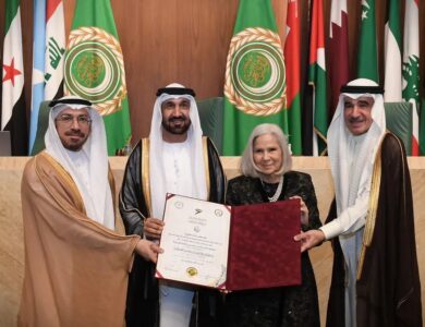 مجمع الملك سلمان العالمي للغة العربية يتسلم جائزة عبد العزيز سعود البابطين للإبداع في خدمة اللغة العربية عن مشروعه: (مؤشر اللغة العربية)