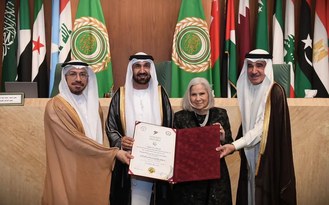 مجمع الملك سلمان العالمي للغة العربية يتسلم جائزة عبد العزيز سعود البابطين للإبداع في خدمة اللغة العربية عن مشروعه: (مؤشر اللغة العربية)