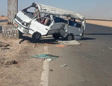 إصابة 9 أشخاص في حادث اصطدام ميكروباص بطريق أسيوط الصحراوي الغربي بالفيوم
