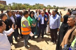 محافظ أسيوط يتفقد مشروع إنشاء مصنع متكامل لمنتجات الرمان بمركز البداري.