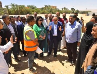 محافظ أسيوط يتفقد مشروع إنشاء مصنع متكامل لمنتجات الرمان بمركز البداري.