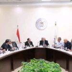 وزير التعليم العالي يعقد اجتماعًا مع أعضاء اللجنة الوزارية لتعيين أعضاء هيئة التدريس والهيئة المعاونة بالمعاهد العليا