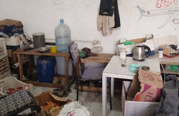 ضبط طن ونصف من المنتجات الغذائية منتهية الصلاحية في مخزن غير مرخص بالقليوبية