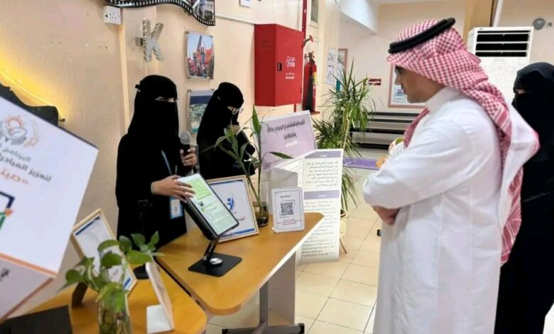 الغامدي يطلع على تجارب والممارسات المميزة في الثانوية السادسة بالطائف