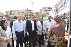 وزير التموين ومحافظ القاهرة يفتتحان سوق اليوم الواحد بمدينة نصر