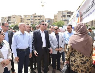 وزير التموين ومحافظ القاهرة يفتتحان سوق اليوم الواحد بمدينة نصر