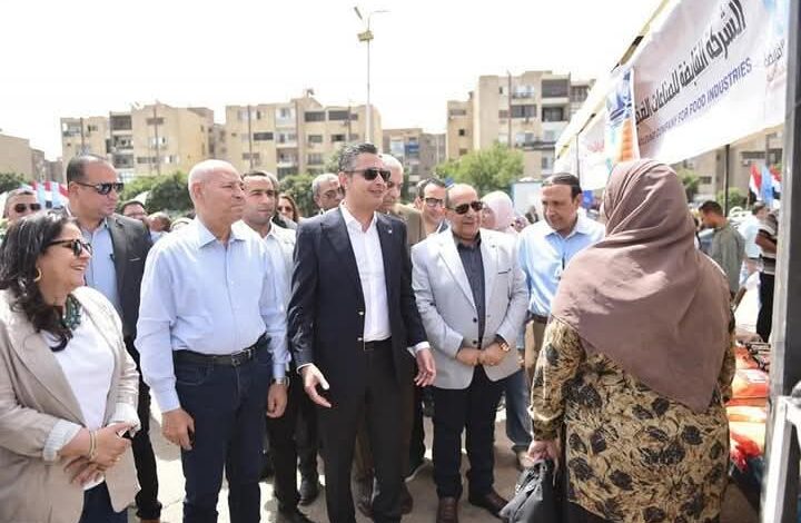 وزير التموين ومحافظ القاهرة يفتتحان سوق اليوم الواحد بمدينة نصر