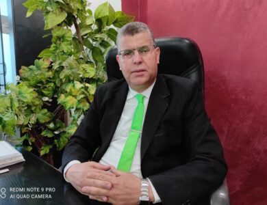 تأسيس معاملة الناس على قاعدة التماس المعاذير