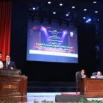 رئيس جامعة القاهرة يكرم الفائزين في مهرجان الجامعة للعروض المسرحية الطويلة وفي مهرجان "إبداع 13"