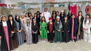 الغامدي يطلع على المشروعات التعليمية والتجارب المميزة في الابتدائية الأولى للبنات بالحوية 