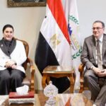 رئيس "التنظيم والإدارة" يبحث مع "القومي للطفولة" تعزيز التعاون في مراجعة الهيكل التنظيمي للمجلس ولوائحه الإدارية 