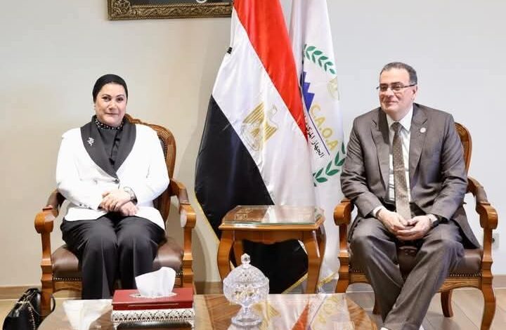 رئيس "التنظيم والإدارة" يبحث مع "القومي للطفولة" تعزيز التعاون في مراجعة الهيكل التنظيمي للمجلس ولوائحه الإدارية