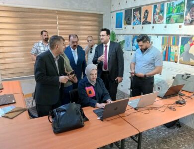 **رئيس لجنة عمداء كليات الطب في العراق يتفقد سير الامتحان التقويمي الوزاري في كلية طب المستنصرية**